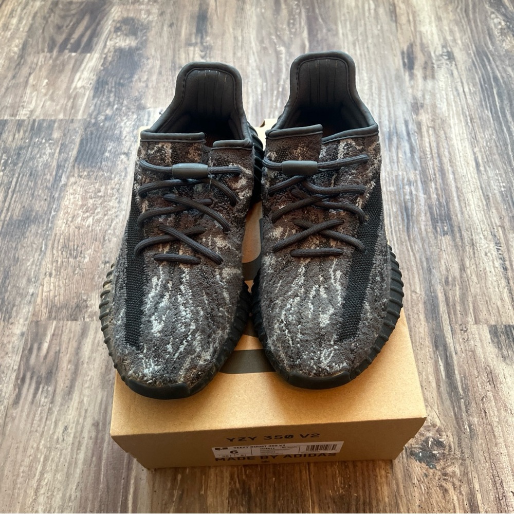 adidas Yeezy boost Sneakers size 6